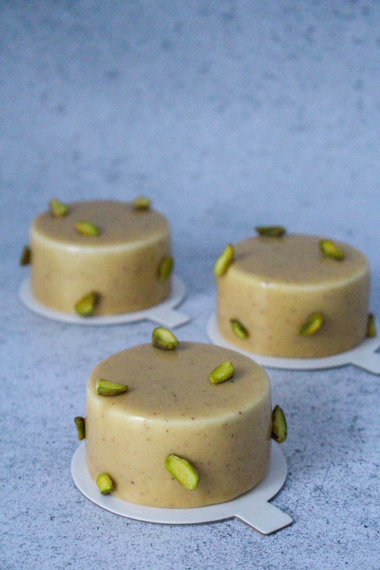Entremet pistache et fleur d'oranger
